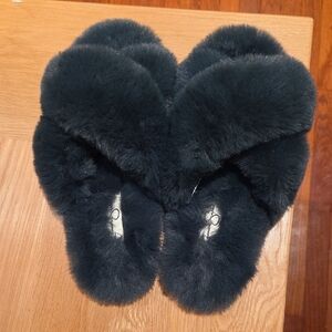 Fuzzy Dark Green Slippers